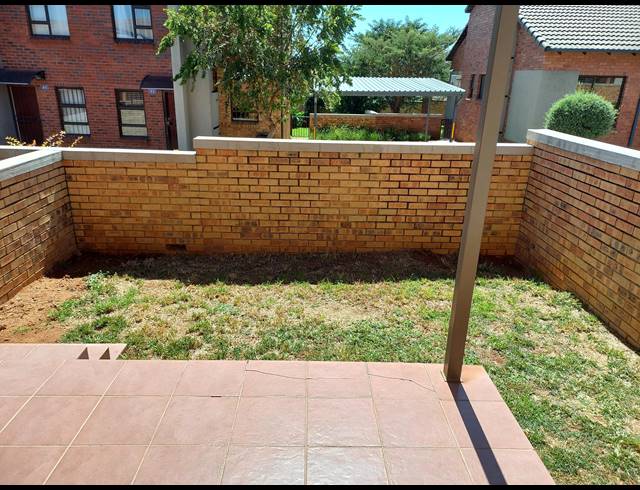 2 BEDROOM DUPLEX TO LET IN WILGEHEUWEL